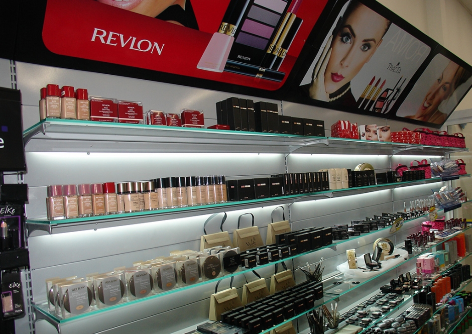 Case Gondopar: Perfumarias e Cosméticos Case Gondopar: Perfumarias e Cosméticos
